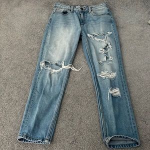 Light Washed Ripped Jeans
